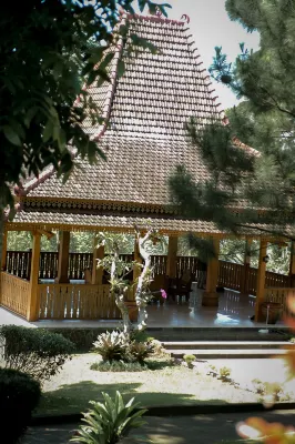 Vila Pendopo Tentrem Hotel dekat Taman Doa Sumber Kahuripan