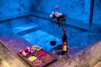 Jinfeng Yiyun Hot Spring Hotel (Xinzhou Ancient City) Hotels in Xinzhou
