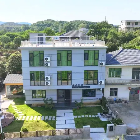 Yinhe Boutique Stay (Lushan Donglin Dafu Southeast Gate)