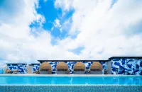 THE NEST NAHA - piscina