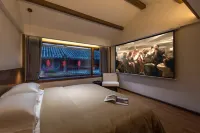 Jinghe·Spring Mountain in View Coffee Resort Homestay (Lijiang Ancient Town Mu Mansion Branch)