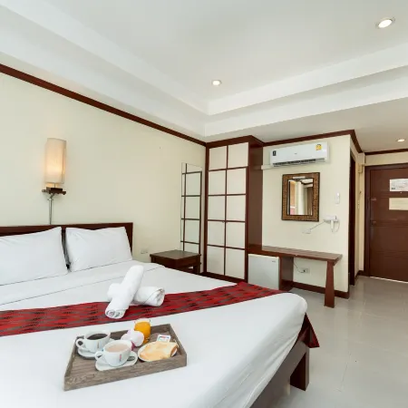 Khon Kaen Orchid Hotel Отели рядом с достопримечательностью «Парк Расчаданусорн»