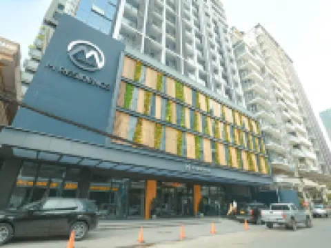 Phnom Penh Infinity Pool Down to $25/N - M Residence Hotels in Phnom Penh