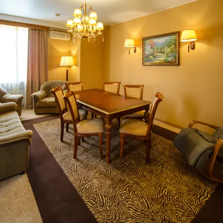 Avrora Hotel