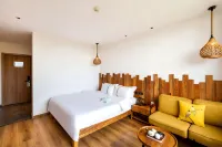 Shunqi Time Hotel (Hongshan Lake)