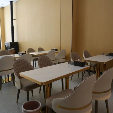 Gangyongqu Boutique Hotel (Xinlong County Middle School Branch)
