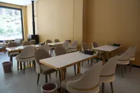 Gangyongqu Boutique Hotel (Xinlong County Middle School Branch)