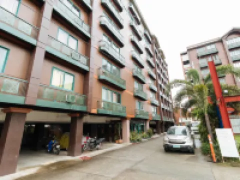 RedDoorz @ Moonwalk Paranaque Hotels near Hannan International Manpower Corporation