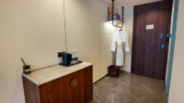 Lucky Star Hotel(Ala-Too Central Square)