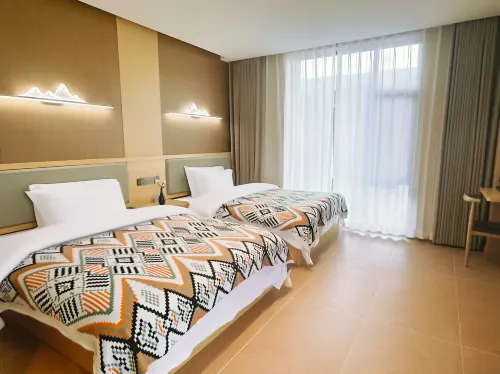 Guanjiangye Homestay (Sayram Lake East Gate Visitor Center)