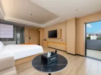 Hongqi Hotel (Wuyuanhe Stadium Branch) Hotels near Jiari Beach