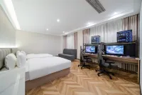 SOLO E-Sports Hotel (Jiashan Sports Center Sanda College)