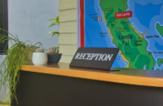 Baan Reena Resort Hotels near Khlong Chak Waterfall