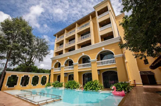 The Pineapple Hotel Các khách sạn ở Krabi