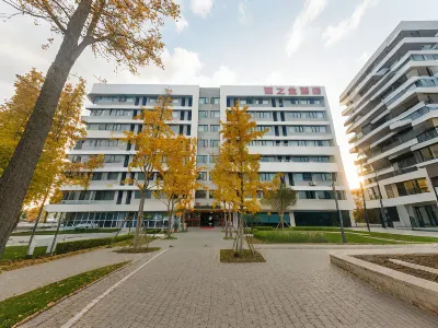 Lizhijin Hotel (Chengdu Shuangliu International Airport Hangdu Street Metro Station) Hotels near Airport Sports Park