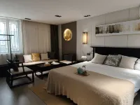 Murm Gusu Whispers · Shantang Elegant Retreat (Shantang Street & Shilu Metro Station Branch） - พร้อมระเบียง