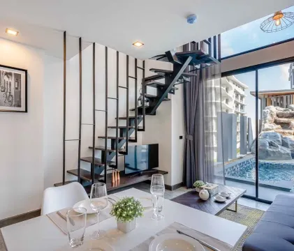 อพาร์ทเมนต์ลอฟท์เข้าถึงสระว่ายน้ำ