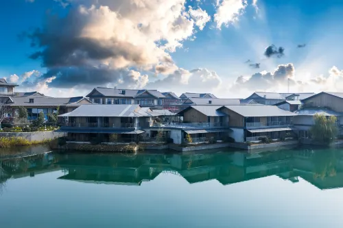 Qianli Zou Danqi Ganlushan Homestay (Wuhan Ganlushan Wenchuangcheng)