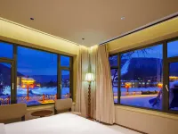 Xi'an Riverside Scenic Resort Hotel(Snow village) - Bergblick
