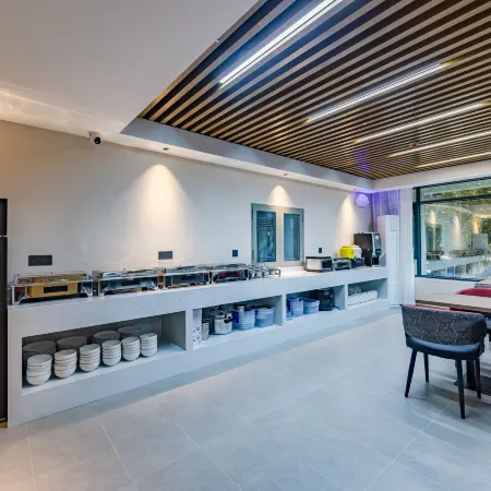 Bona Huishe International Hotel (Yinghu Park Bus Station Branch)