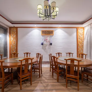 Weizhou Island Haishangju Seaview Hotel Отели рядом с достопримечательностью «Moon Square»