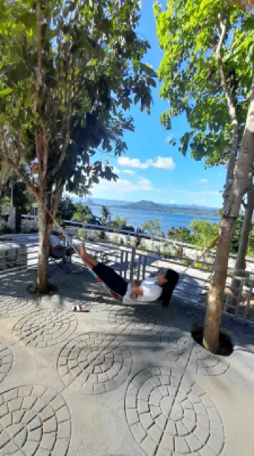 Private Pool overlooking Taal lake & mountain