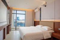 Meet You at Light Luxury Homestay (Longquan Road University of Finance and Economics Branch) Hotels in Yunnan University of Finance and Economics Area