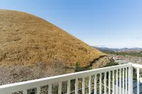 A private rental accommodation with a glass-walled sauna, COCO VILLA Mt. Omuro - บังกะโล