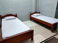 Hotel Keluarga Mekar Jaya Syariah Near UNS Solo - breakfast