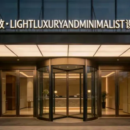 LIGHTLUXURYANDMINIMALIST