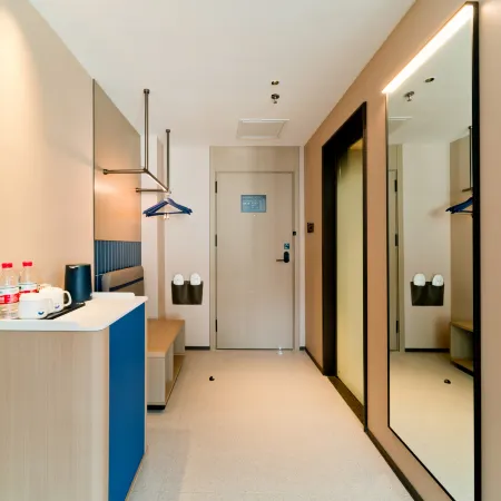 OKDAY Hotel (Yangshuo West Street, The Scenic Gallery, Yangshuo, Guilin)