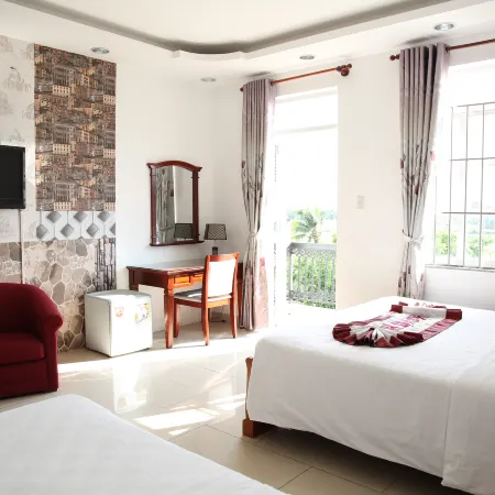 Hoa Phat Hotel & Apartment Отели рядом с достопримечательностью «Гипермаркет Vincom Plaza Thu Duc»