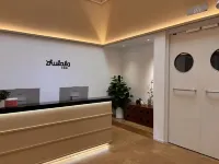 Zhulala HOSTEL (Beijing 798 Art District Jiangtai Subway Station)