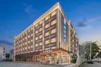 EZZI Hotel （Shenzhen Bao'an International Exhibition Ice and HuaFa Snow World）） Hotels in Shenzhen