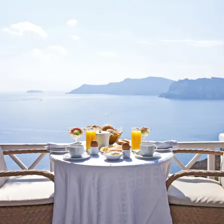 Alexander's Suites