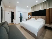 VELUNA Salzburg One Hotels near Affront Theater