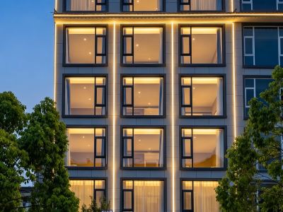 7Days Inn Select Hotel (WeiShan Ancient City Weishan Station)