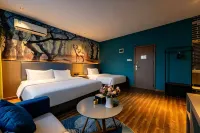 Huaye Yaju Hotel (Xinyang Pingqiao District Lihpao Plaza)
