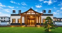 Chaka Salt Road Hotel