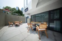 Shankee Coffee Style Hotel (May Fourth Square) - Beach