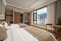 Floral Hotel·Luli · Cloud Retreat — Designer Stay by the Waterfall