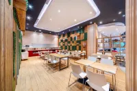 Boyin Zhixuan Hotel (Nanyang Plaza Walking Shop in Taicang)