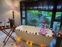 Flowering Villa - بار