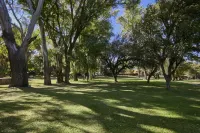 Cresta Marang Gardens Hotel - parking