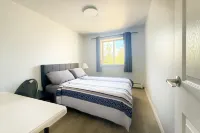 Boutique Hotel-Style Apartment Near the University of Windsor -  Privatzimmer