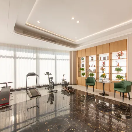 Jingtu Hotel (Shanshan Xincheng East Road Grand Bazaar Night Market)