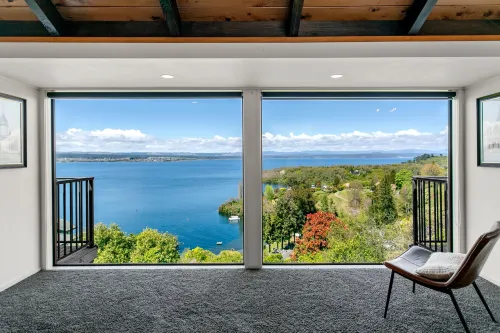 Breath Taking View over the Taupo Lake - Villas
