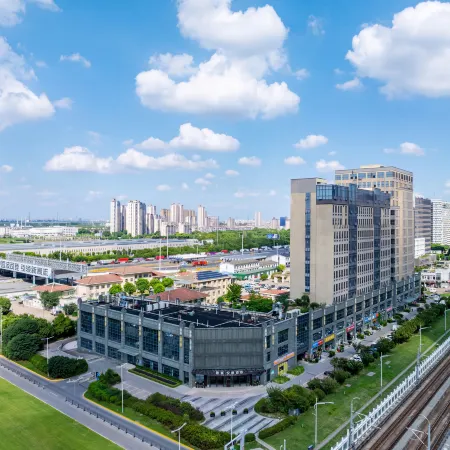 Dehao Yuefeng Hotel (Huaqiao Guangming Road Metro, Kunshan