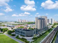 Dehao Yuefeng Hotel (Huaqiao Guangming Road Metro, Kunshan - parking