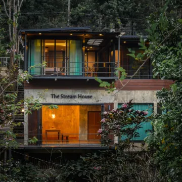 The Stream House